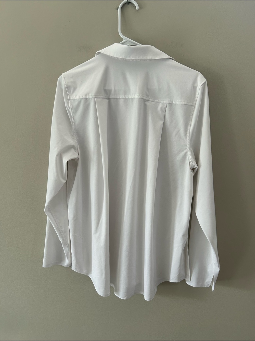 Athleta Everlasting White Wrinkle Resistant Business Casual UPF 50+ Button Down - Picture 5 of 8